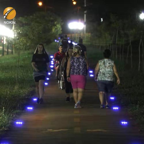 Ultra Thin Solar Road Stud Lights Were Installed In Brazil